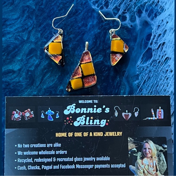 Bonnie’s Bling One of a Kind Fused Glass Jewelry and Accessories to Wear. - Picture 2 of 10